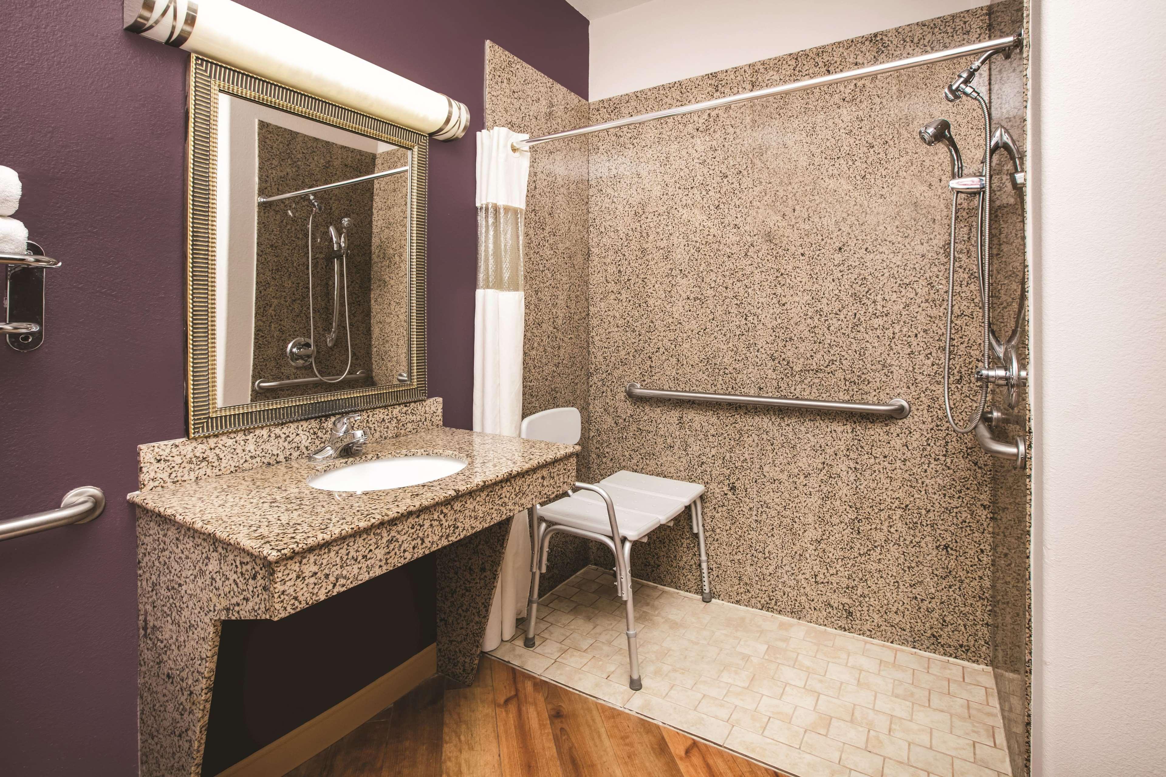 La Quinta By Wyndham Brownwood Hotel Екстериор снимка